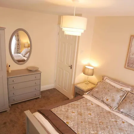 شقة City Centre, Recently Renovated 2 Bedroom Flat يورك