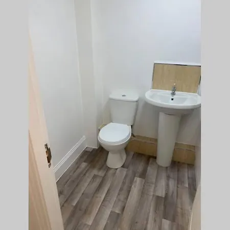 City Centre, Recently Renovated 2 Bedroom Flat * يورك