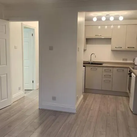 Apartment City Centre, Recently Renovated 2 Bedroom Flat