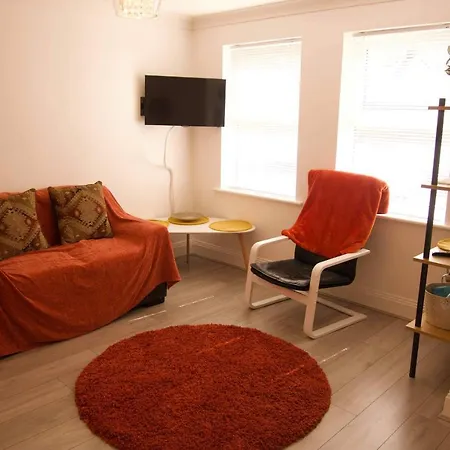 Apartment City Centre, Recently Renovated 2 Bedroom Flat