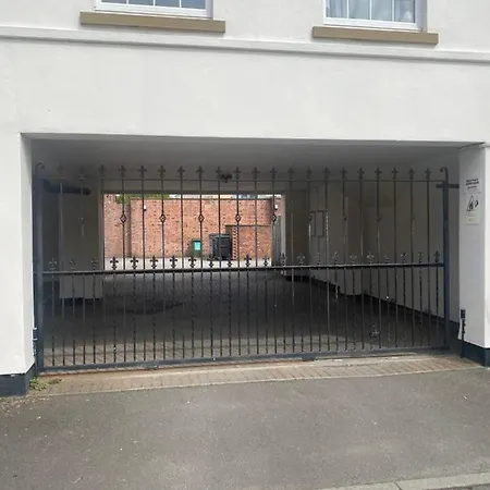 Apartment City Centre, Recently Renovated 2 Bedroom Flat York